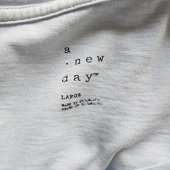 2 Large shirts - soho and A New Day - Picture 4 of 9